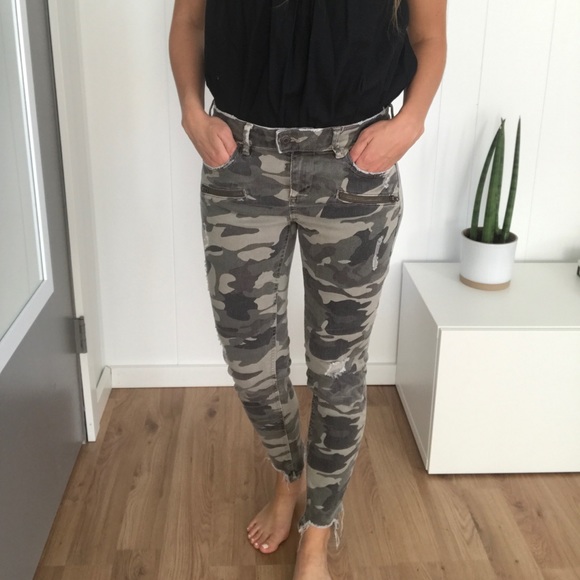 Zara Camo Denim - Picture 1 of 8